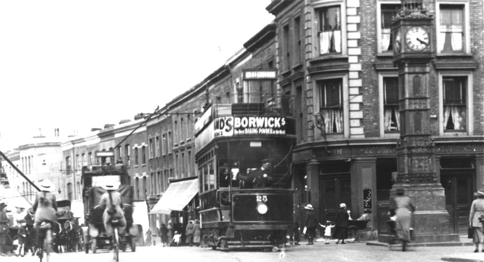  Trams in High Street, South Norwood 